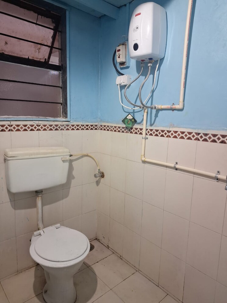 Bathroom, b-u-bhandari-rakshak-nagar 1 Bedroom 550 Sq.Ft. Apartment In Kharadi Pune 9765840