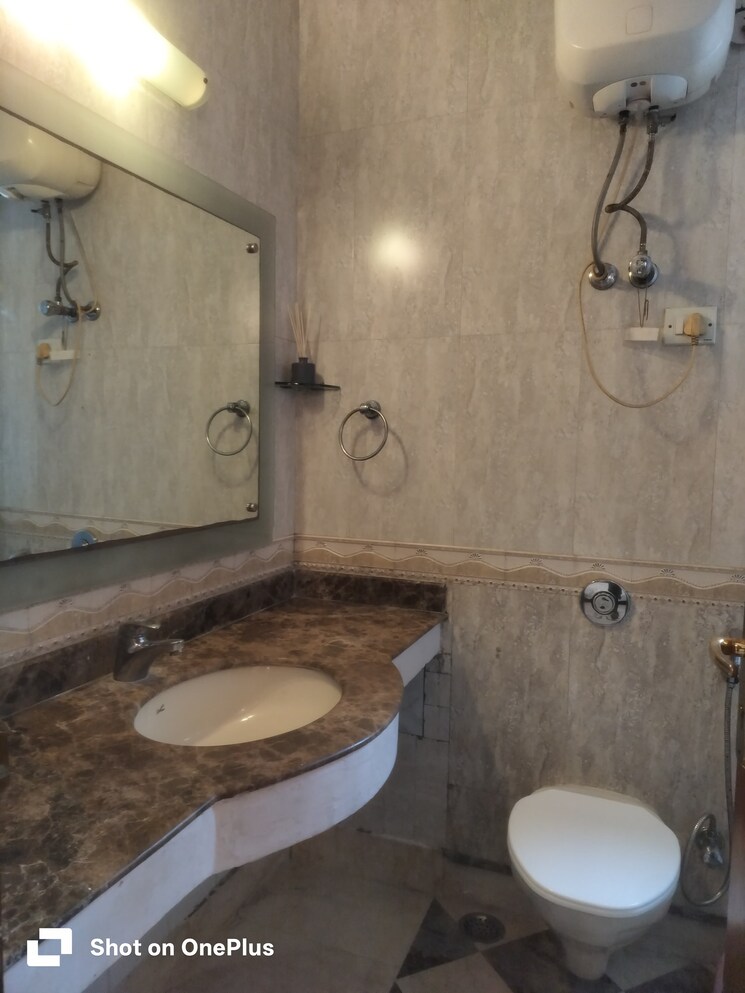Bathroom, vasant vihar 3 Bedroom 2250 Sq.Ft. Builder Floor In Vasant Vihar Delhi 9765898
