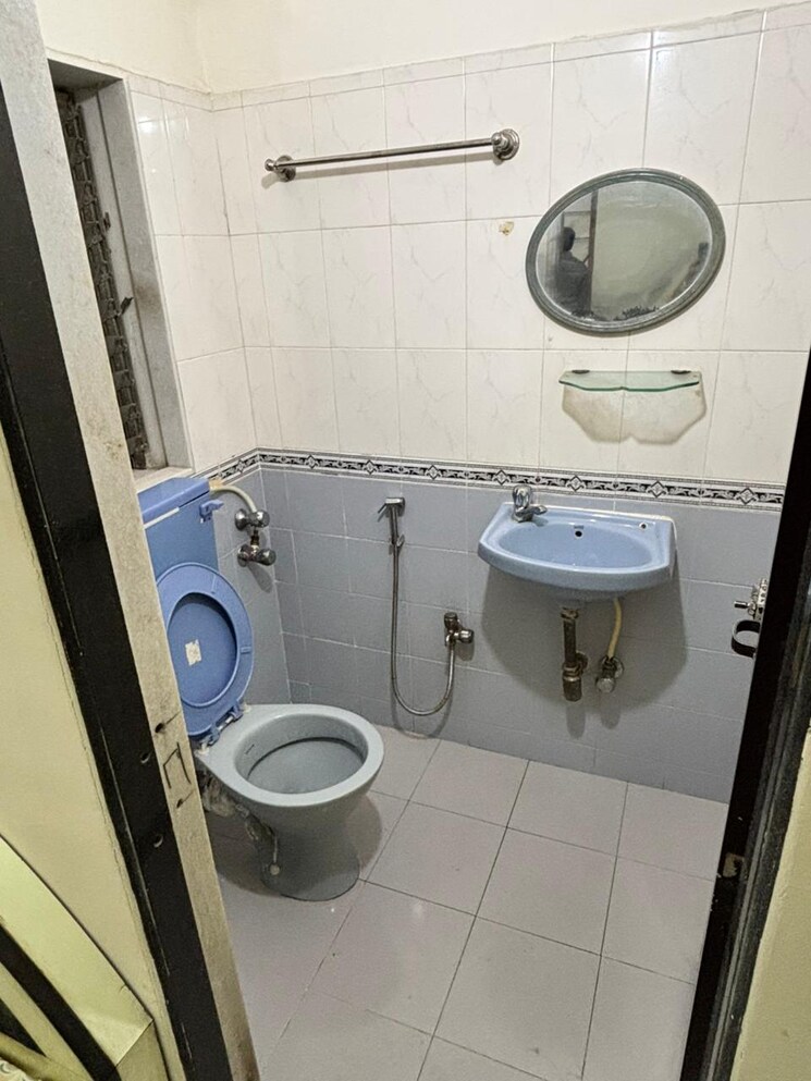 Bathroom, jyoti-castle 1 Bedroom 650 Sq.Ft. Apartment In Malad West Mumbai 9765941