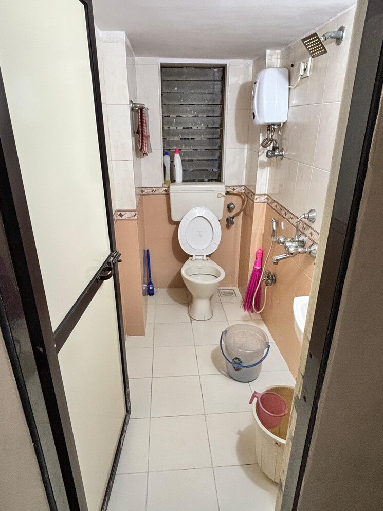 Bathroom, jyoti-castle 1 Bedroom 650 Sq.Ft. Apartment In Malad West Mumbai 9765941