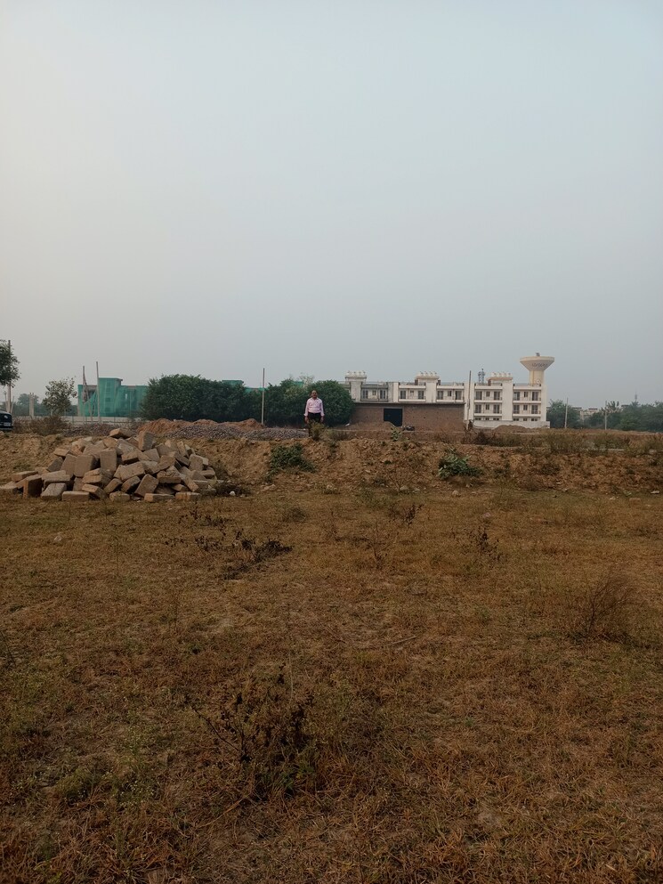 undefined, sector 77  179 Sq.Yd. Plot In Sector 77 Faridabad 9765963