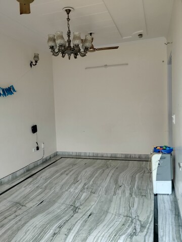 Living Room in 2 BHK Builder Floor at Sector 16 – for Rent