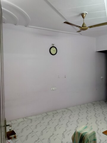 Master Bedroom in 2 BHK Builder Floor at Sector 16 – for Rent