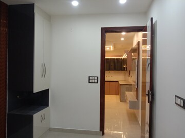 Room in 1 BHK Builder Floor at Dwarka Mor – for Sale