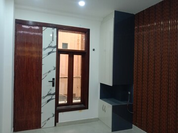 Room in 1 BHK Builder Floor at Dwarka Mor – for Sale