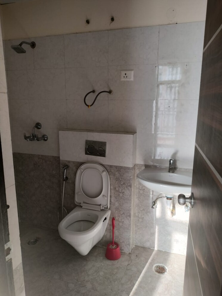 Bathroom, indosam75 2 Bedroom 970 Sq.Ft. Apartment In Sector 75 Noida 9766135
