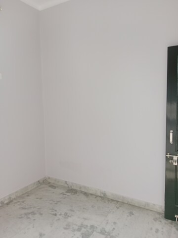 Room in 3 BHK Builder Floor at Sector 13 – for Rent