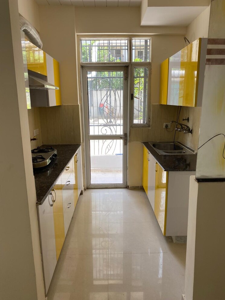 Kitchen, gardenia-golf-city 3 Bedroom 1550 Sq.Ft. Apartment In Sector 75 Noida 9766280