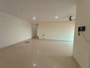 Room in 2 BHK Apartment at RNA Continental, Chembur – for Rent