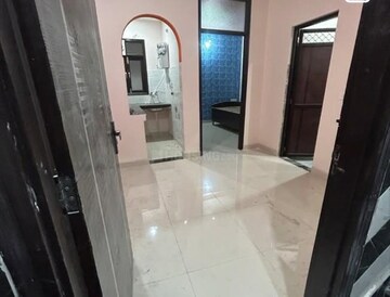 Living Room in 1.5 BHK Builder Floor at Ramesh Nagar – for Rent