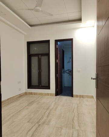 Room in 3 BHK Builder Floor at Chattarpur – for Rent