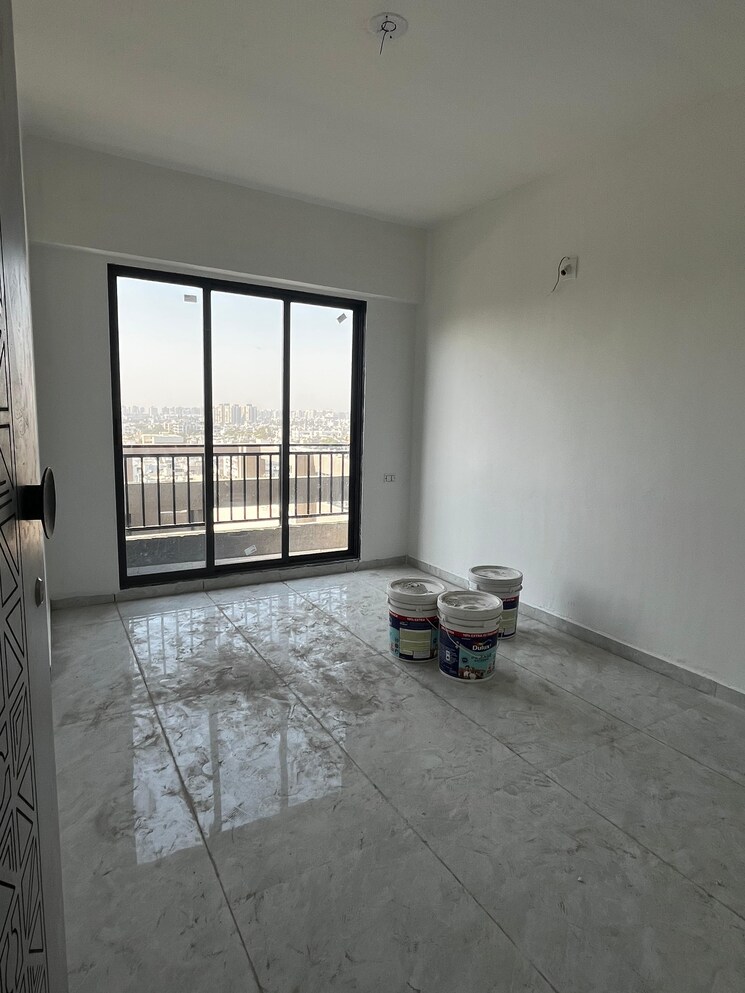 Room, adajan 1 Bedroom 620 Sq.Ft. Apartment In Adajan Surat 9766576