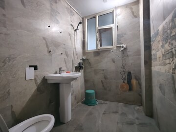 Bathroom in 5 BHK Apartment at Vip Road – for Rent