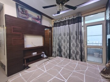 Bedroom in 5 BHK Apartment at Vip Road – for Rent