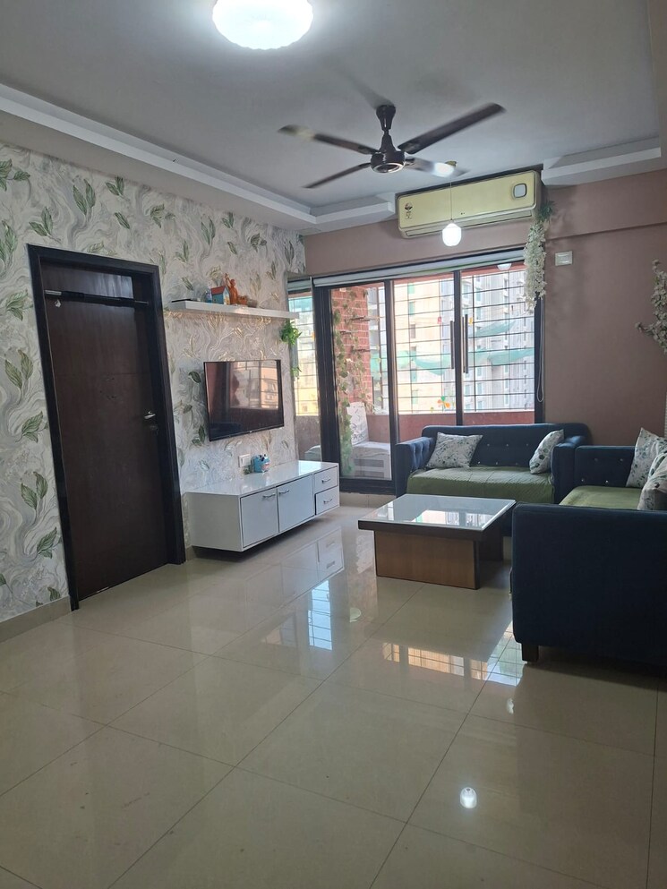 Living Room, evershine-millennium-paradise 3 Bedroom 800 Sq.Ft. Apartment In Kandivali East Mumbai 9766621