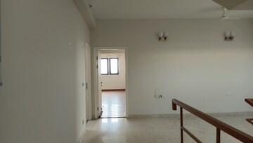 Room in 4 BHK Penthouse at Emaar The Palm Drive-The Premier Terraces, Sector 66 – for Sale