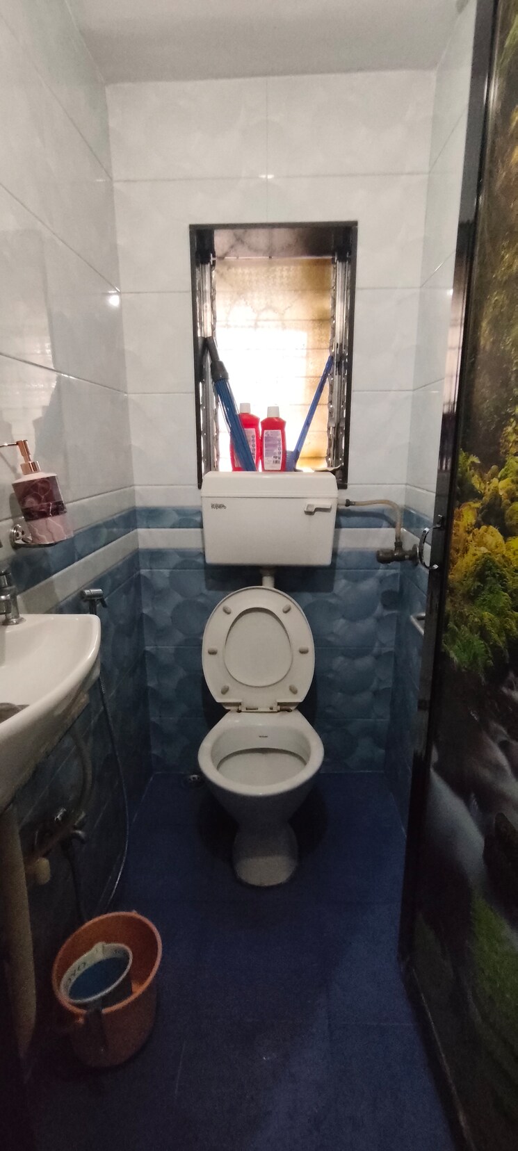 Bathroom, vrindavan-society-thane-west 1 RK 400 Sq.Ft. Apartment In Vrindavan Society Thane 9766714