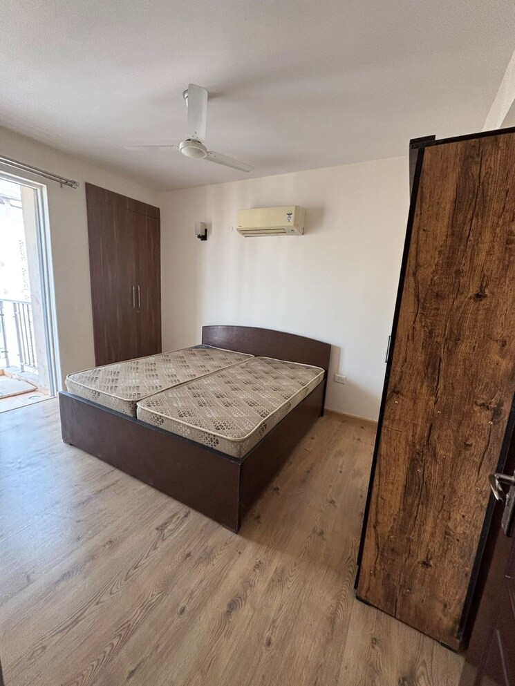 Bedroom, experion-the-heart-song 3.5 Bedroom 2003 Sq.Ft. Apartment In Sector 108 Gurgaon 9766775