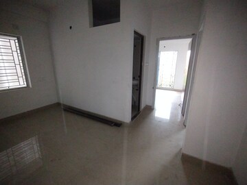 Room in 3 BHK Apartment at Stand Alone, New Town Action Area ii – for Sale