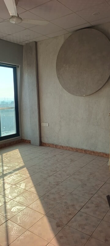 Room in 3.5 BHK Apartment at DLF Windsor Court, Dlf Phase iv – for Sale