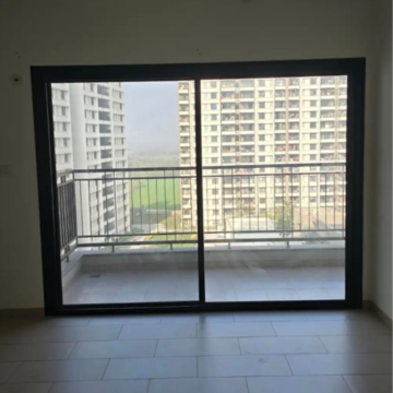 Room in 3 BHK Apartment at Sobha City Gurgaon, Babupur Village – for Rent
