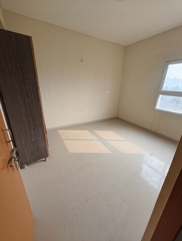 Room in 2 BHK Apartment at Adani Aangan, Sector 89a – for Rent