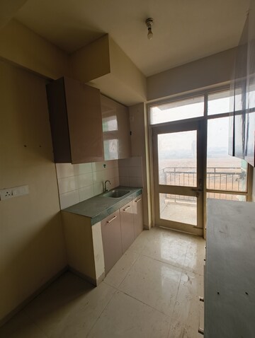 Room in 2 BHK Apartment at Adani Aangan, Sector 89a – for Rent