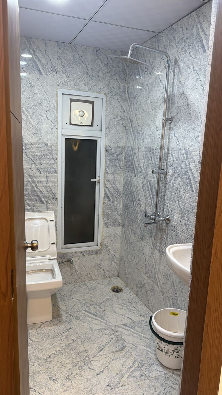 Bathroom, svp-gulmohur-residency 2 Bedroom 1255 Sq.Ft. Apartment In Indrapuram Ghaziabad 9766836