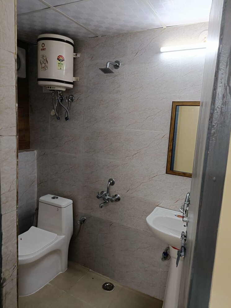 Bathroom, dhoot-time-residency 1 RK 203 Sq.Ft. Apartment In Sector 63 Gurgaon 9766848