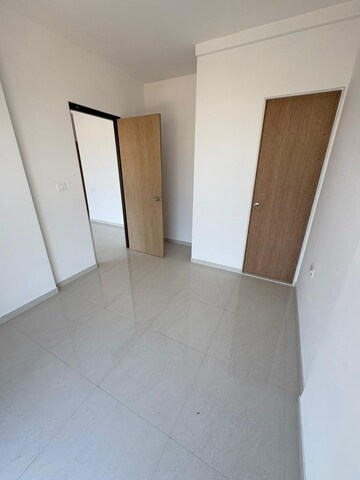 Room in 1 BHK Apartment at Lodha Palava Crown, Dombivli East – for Rent