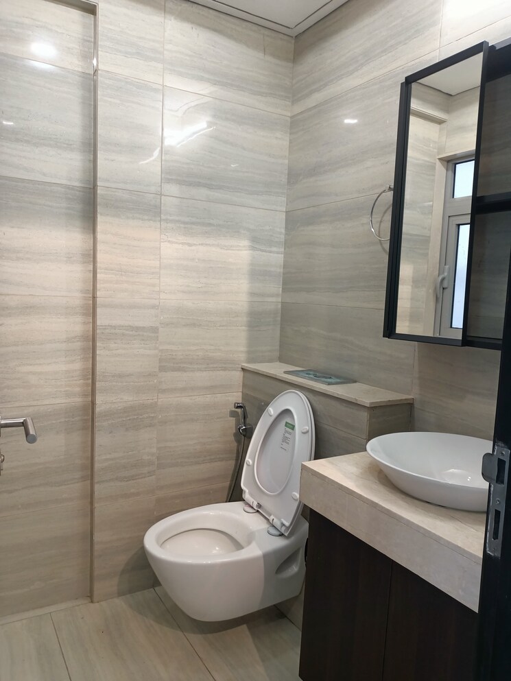 Bathroom, oberoi-realty-esquire 3.5 Bedroom 1515 Sq.Ft. Apartment In Goregaon East Mumbai 9766879