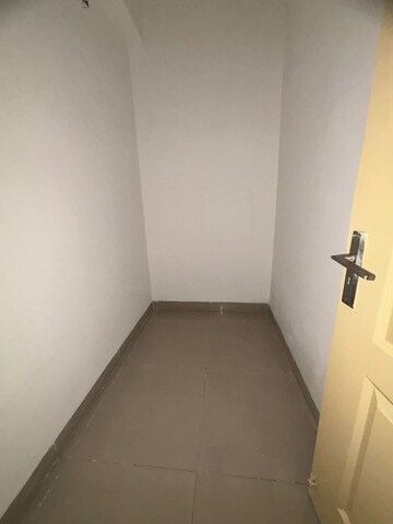 Room in 3.5 BHK Apartment at Stellar Jeevan, Sector 1 Greater Noida – for Sale