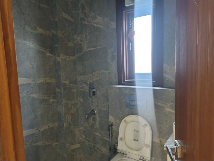 Bathroom, chittaranjan park 3 Bedroom 1600 Sq.Ft. Builder Floor In Chittaranjan Park Delhi 9767000