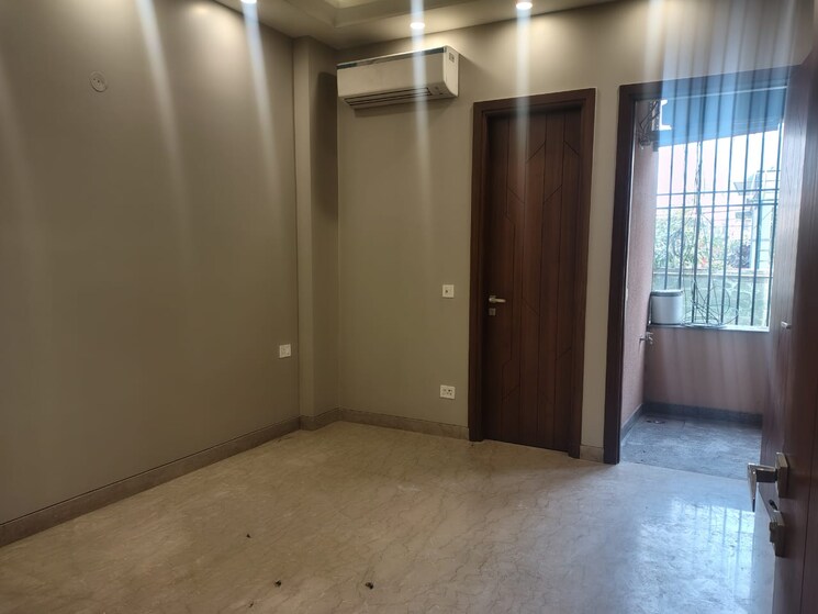 Room, chittaranjan park 3 Bedroom 1600 Sq.Ft. Builder Floor In Chittaranjan Park Delhi 9767000