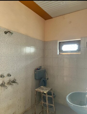 Bathroom in 2 BHK Villa at Aliganj – for Rent