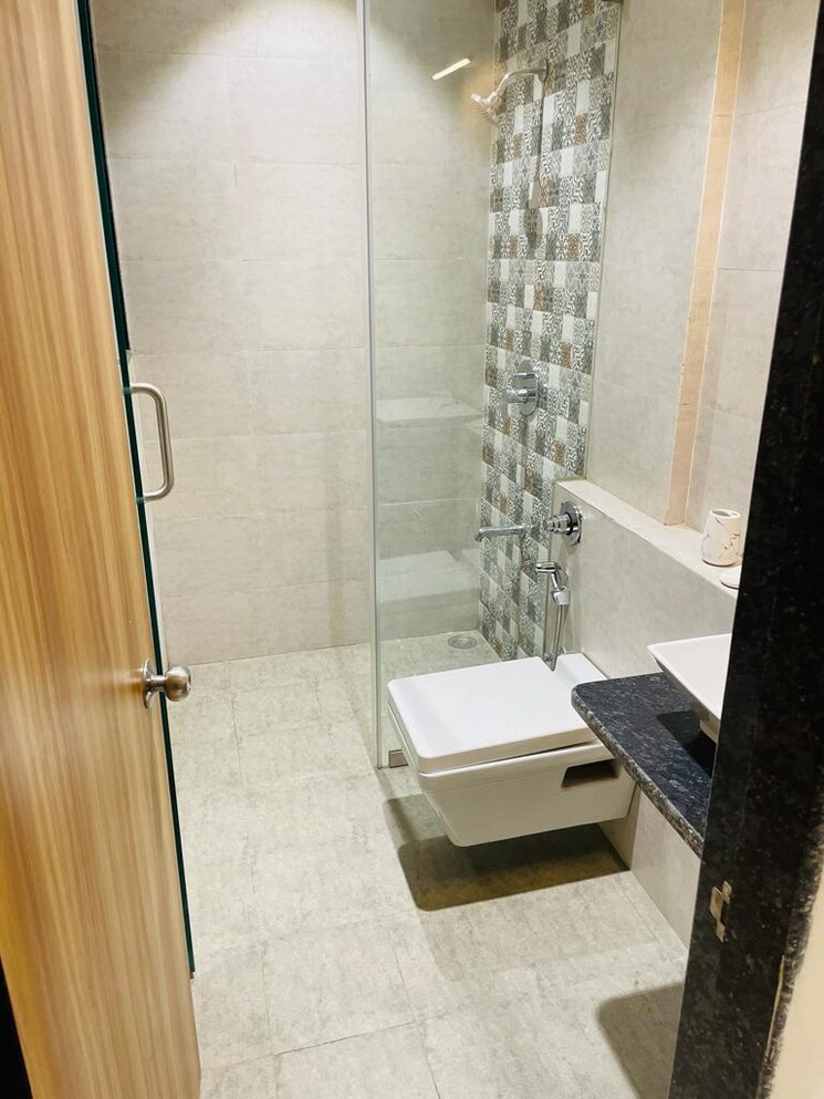 Bathroom, adityaraj-majestic 2 Bedroom 560 Sq.Ft. Apartment In Chembur Mumbai 9767095