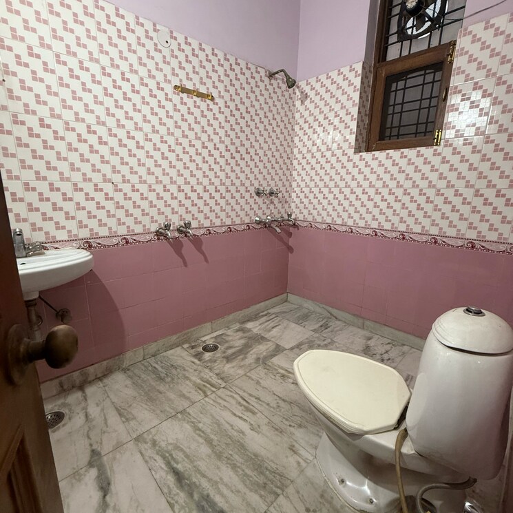 Bathroom, sector 23 2 Bedroom 360 Sq.Ft. Builder Floor In Sector 23 Gurgaon 9767114