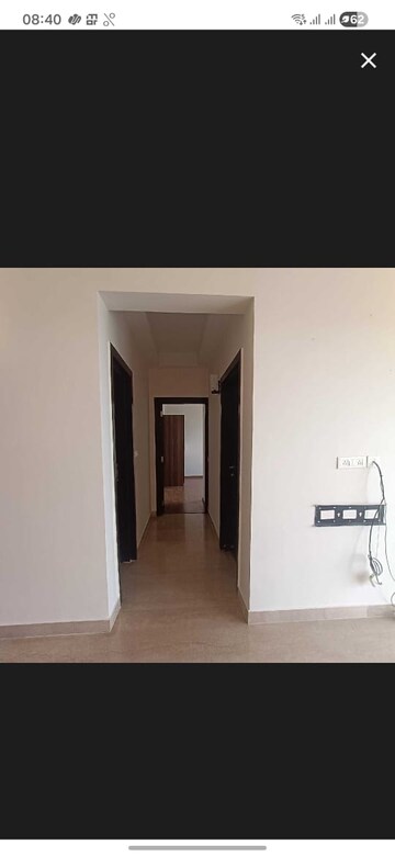 Room in 2 BHK Apartment at Prestige Misty Waters, Hebbal – for Rent