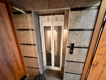 Building Lobby in 1 RK Builder Floor at Sushant Lok ii – for Rent