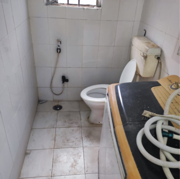 Bathroom in 1.5 BHK Apartment at Rwa Jalvayu Vihar Noida, Sector 25 – for Rent