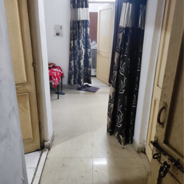 1.5 BHK Apartment For Rent in Rwa Jalvayu Vihar Noida, Sector 25