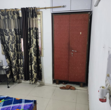 Furnished Amenities in 1.5 BHK Apartment at Rwa Jalvayu Vihar Noida, Sector 25 – for Rent