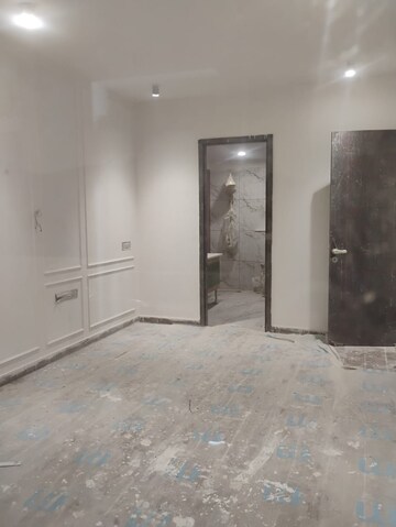 Room in 3 BHK Apartment at NCR Monarch, Sector 1 Greater Noida – for Sale