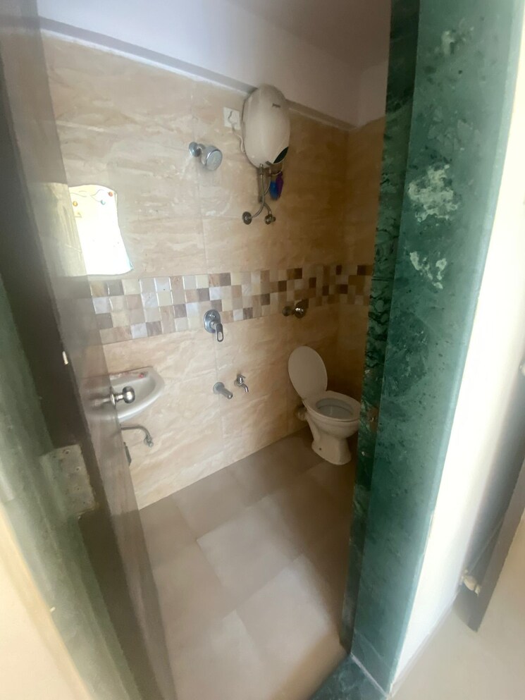 Bathroom, vihang-vermont 1 Bedroom 422 Sq.Ft. Apartment In Ghodbunder Road Thane 9767342