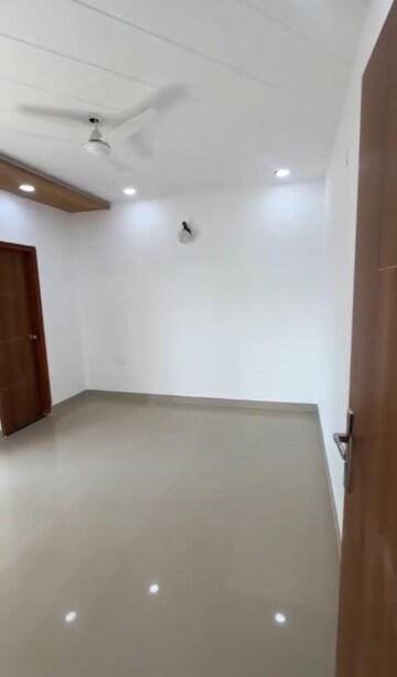 Room in 2 BHK Apartment at Earthcon Casa Grande II, Chi V Greater Noida – for Sale