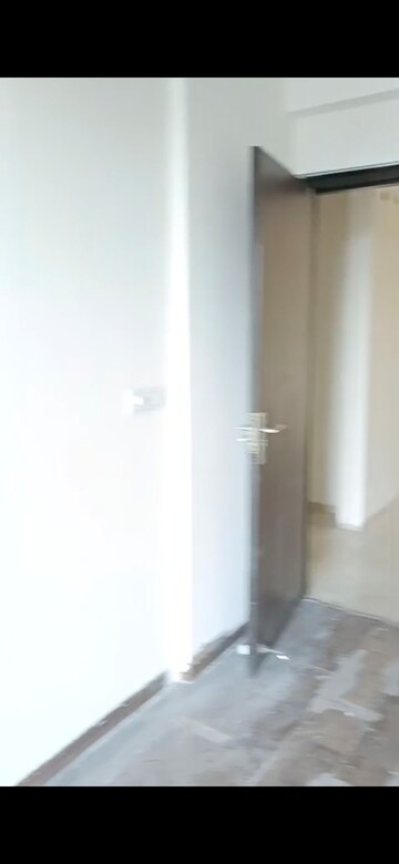 Room in 3 BHK Apartment at BPTP Discovery Park, Sector 80 – for Rent