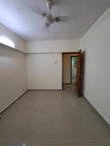 Room in 2 BHK Apartment at RNA NG Suncity Phase II, Kandivali East – for Rent