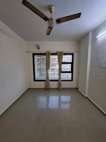 2 BHK Apartment For Rent in RNA NG Suncity Phase II, Kandivali East
