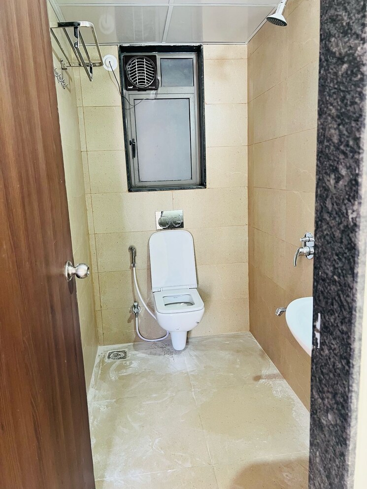 Bathroom, kalpataru-immensa 2 Bedroom 664 Sq.Ft. Apartment In Kolshet Road Thane 9767509