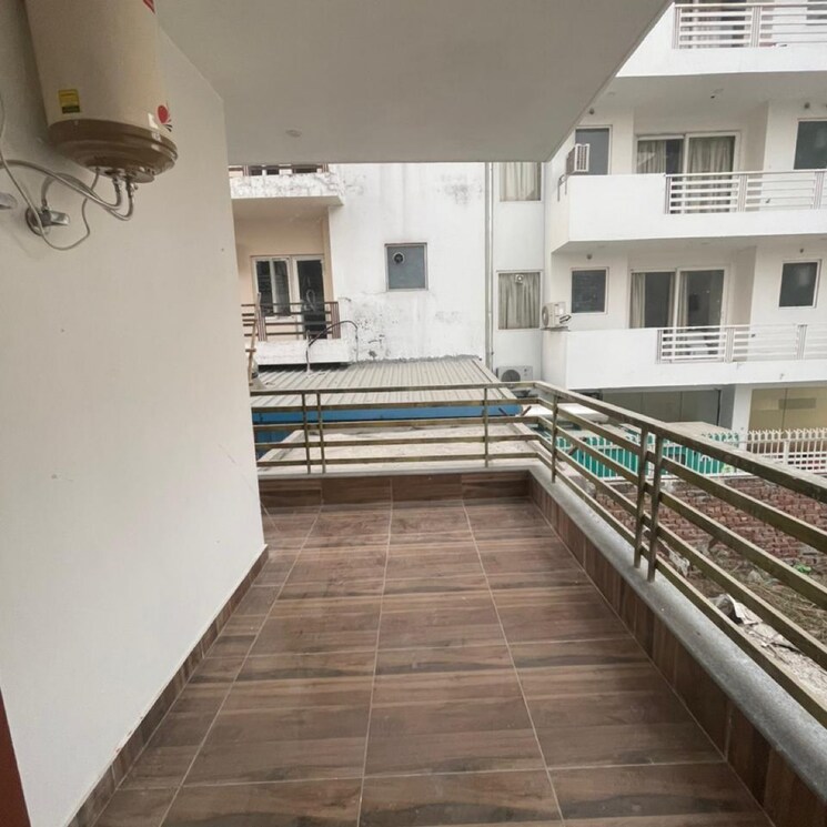 Balcony, sector 52 2 Bedroom 500 Sq.Yd. Builder Floor In Sector 52 Gurgaon 9767506